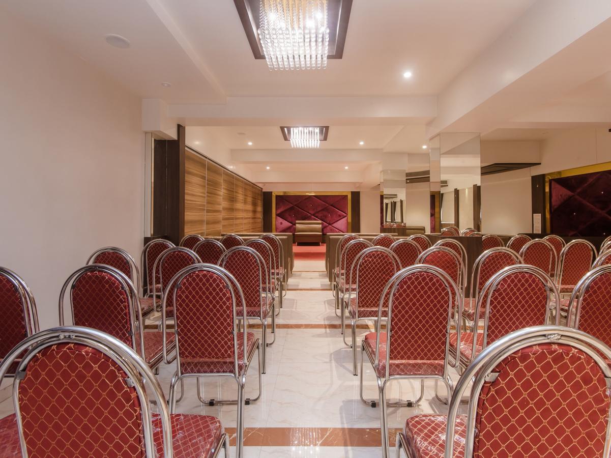 Oyo 13089 Hotel Gold Crest Navi Mumbai Exterior foto