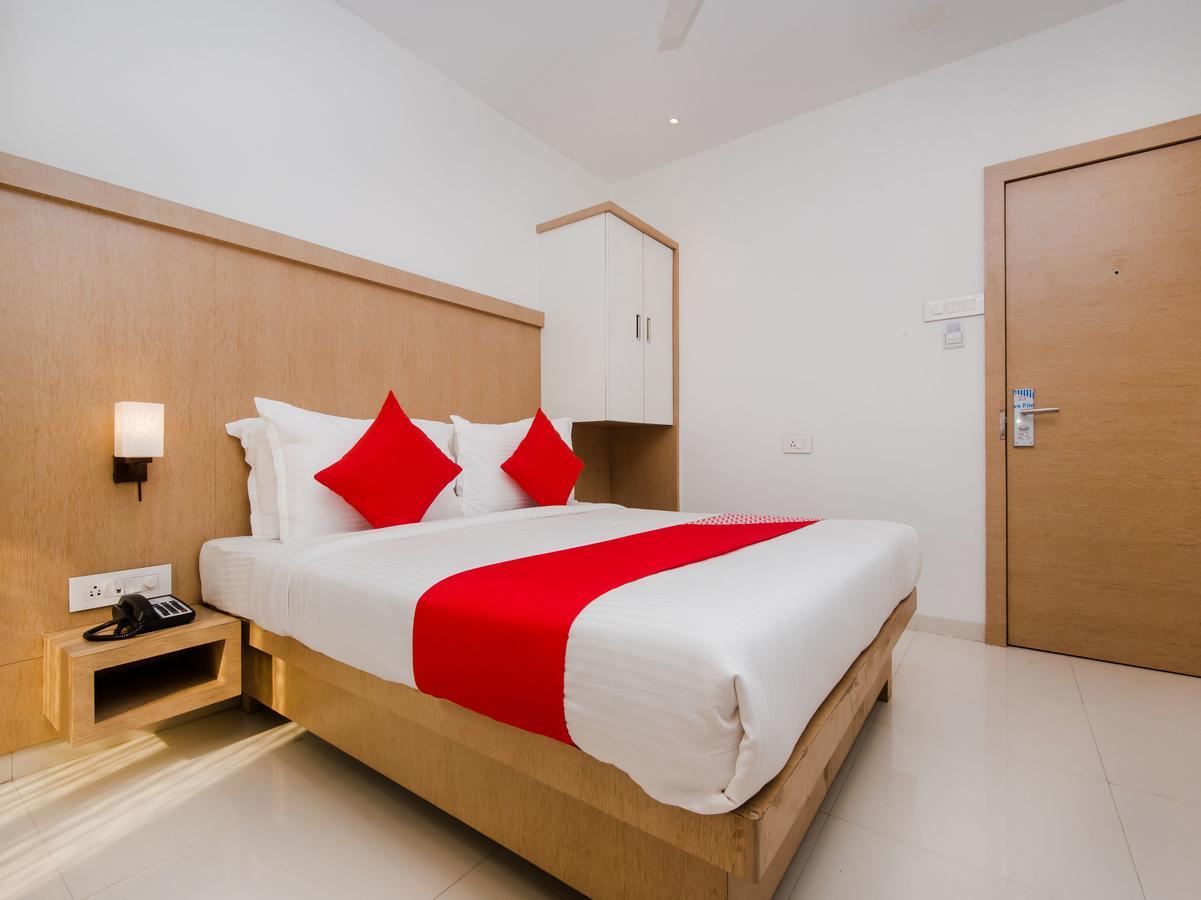 Oyo 13089 Hotel Gold Crest Navi Mumbai Exterior foto