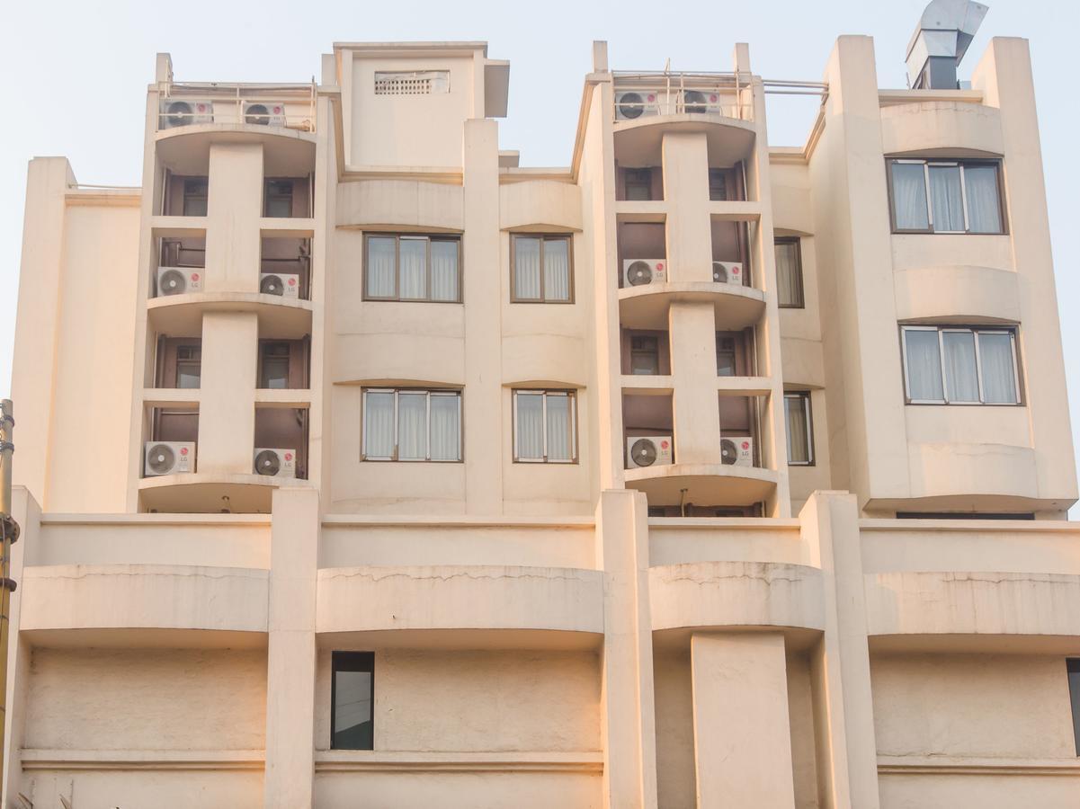 Oyo 13089 Hotel Gold Crest Navi Mumbai Exterior foto