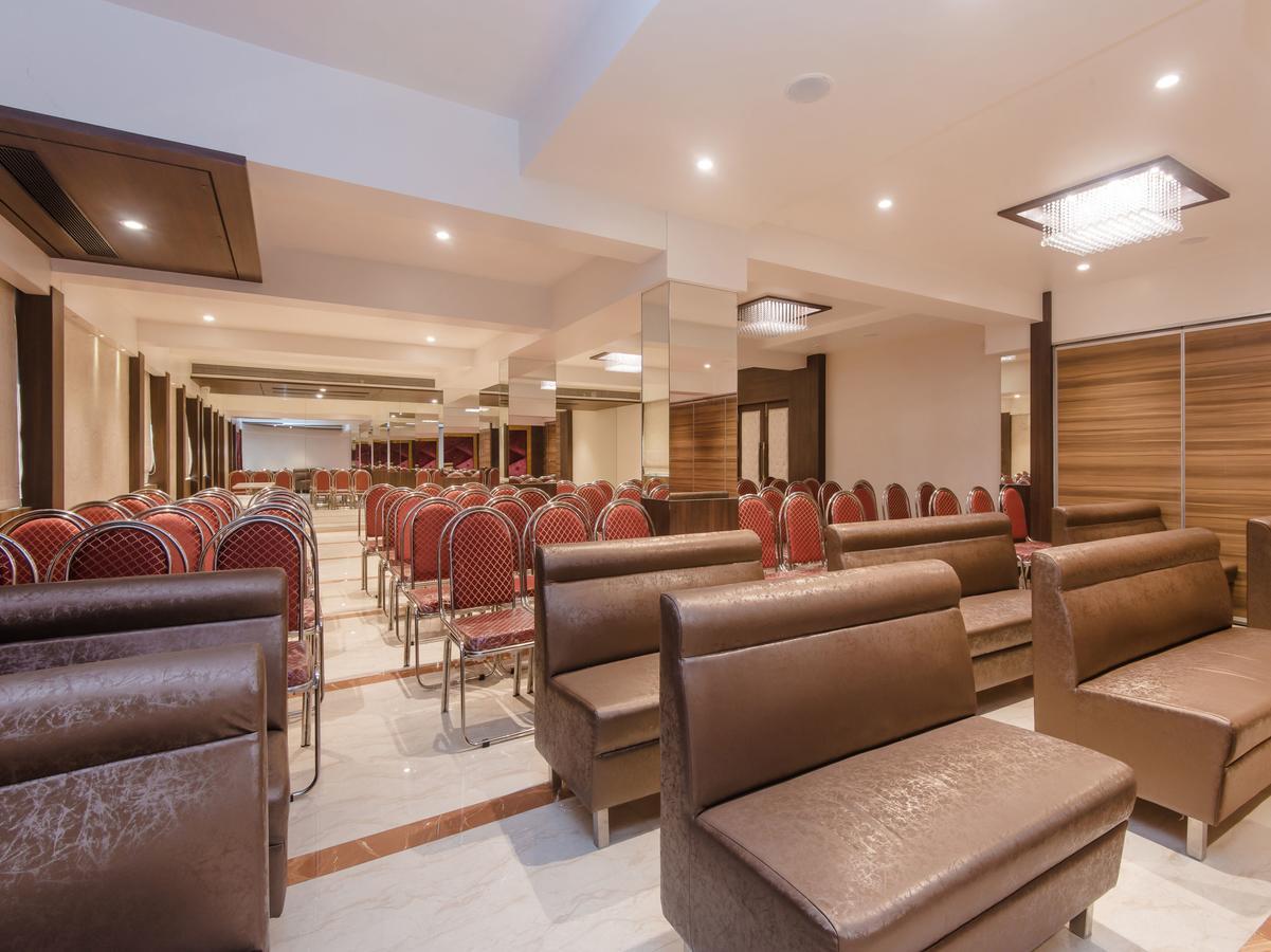 Oyo 13089 Hotel Gold Crest Navi Mumbai Exterior foto